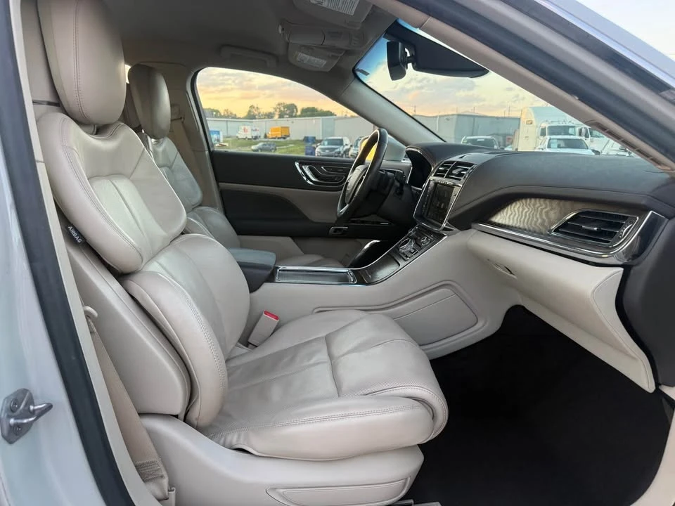 2019 Lincoln Continental 10th Gen - Image 13 of 19