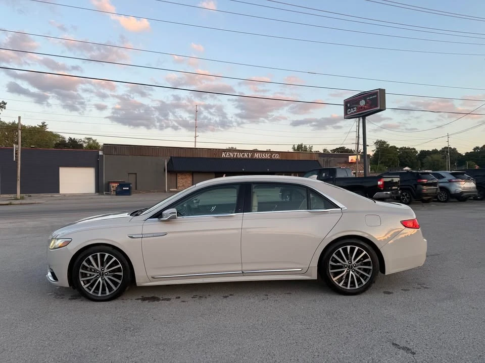 2019 Lincoln Continental 10th Gen - Image 3 of 19