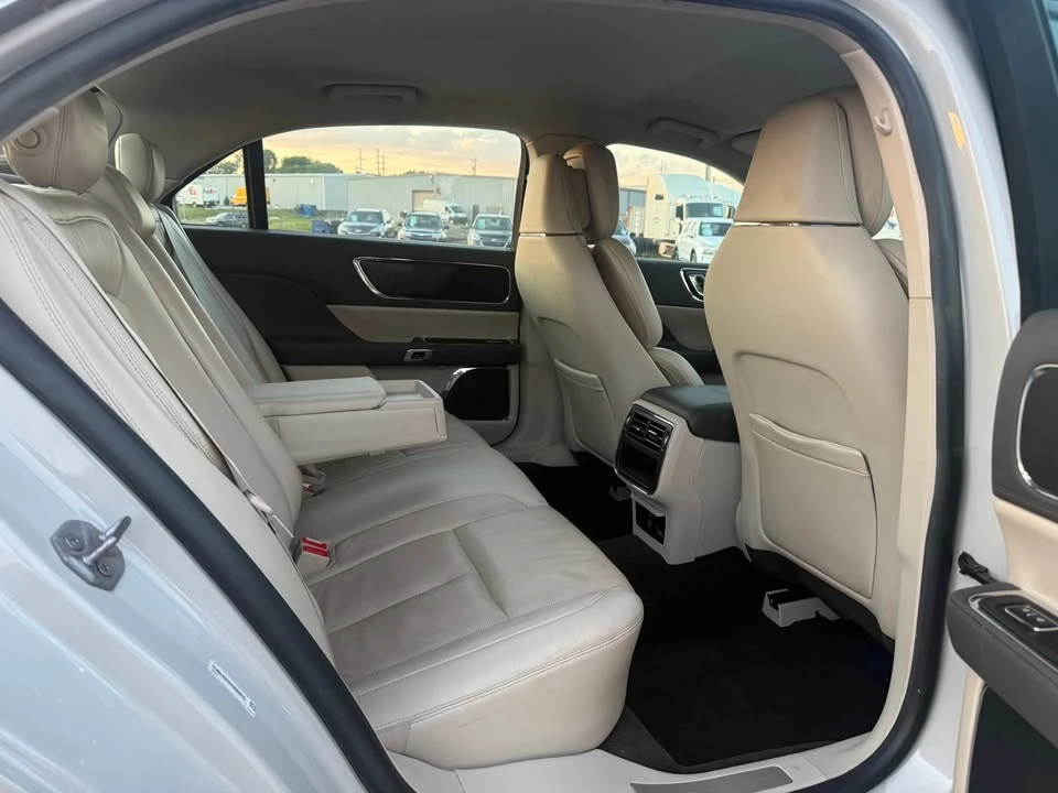 2019 Lincoln Continental 10th Gen - Image 12 of 19
