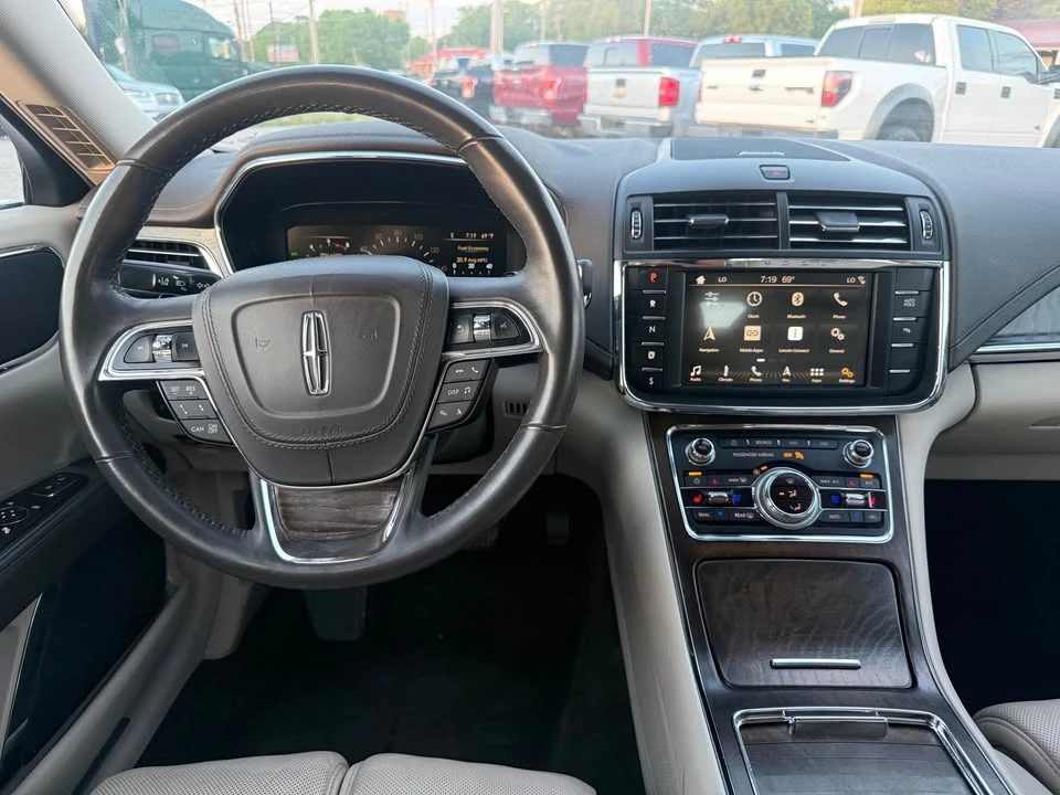 2019 Lincoln Continental 10th Gen - Image 14 of 19