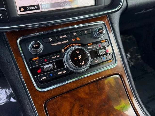 2019 Lincoln Continental 10th Gen - Image 26 of 31