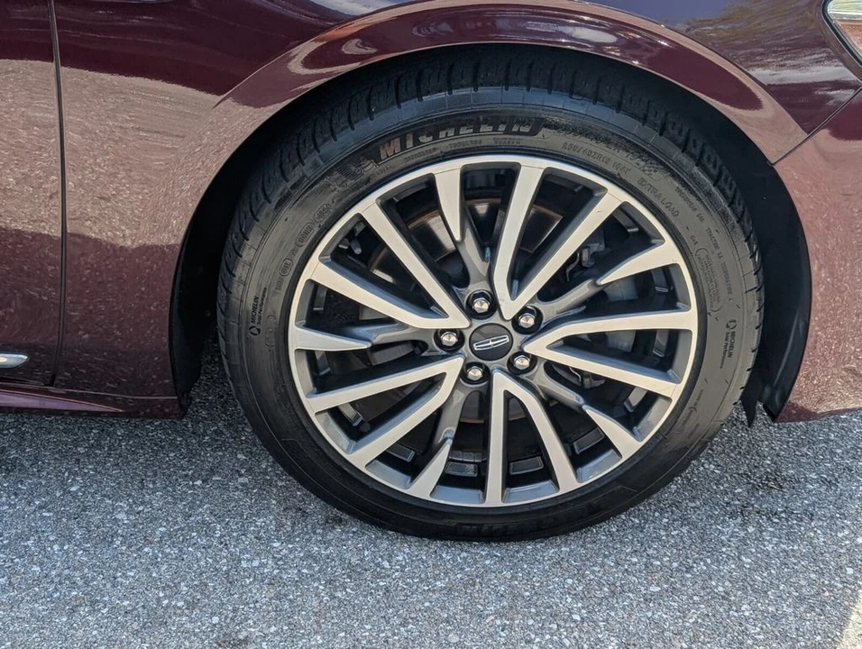 2019 Lincoln Continental 10th Gen - Image 19 of 21