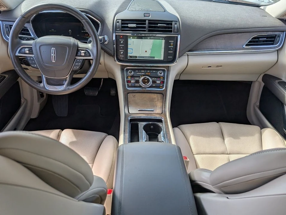 2019 Lincoln Continental 10th Gen - Image 15 of 21