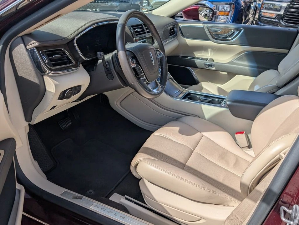 2019 Lincoln Continental 10th Gen - Image 12 of 21