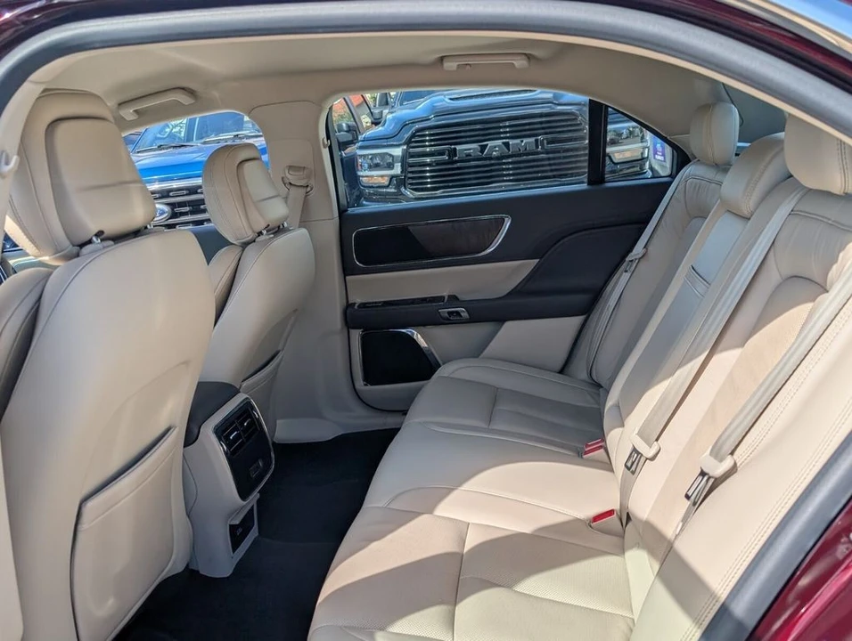 2019 Lincoln Continental 10th Gen - Image 13 of 21