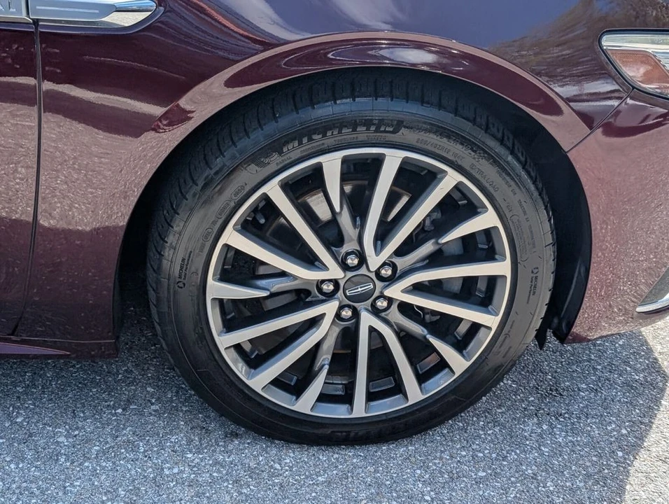 2019 Lincoln Continental 10th Gen - Image 9 of 21