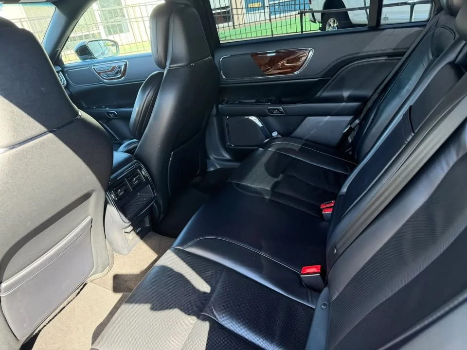 2019 Lincoln Continental 10th Gen - Image 8 of 11