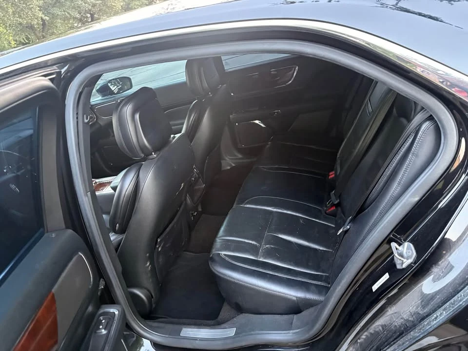 2019 Lincoln Continental 10th Gen - Image 5 of 8
