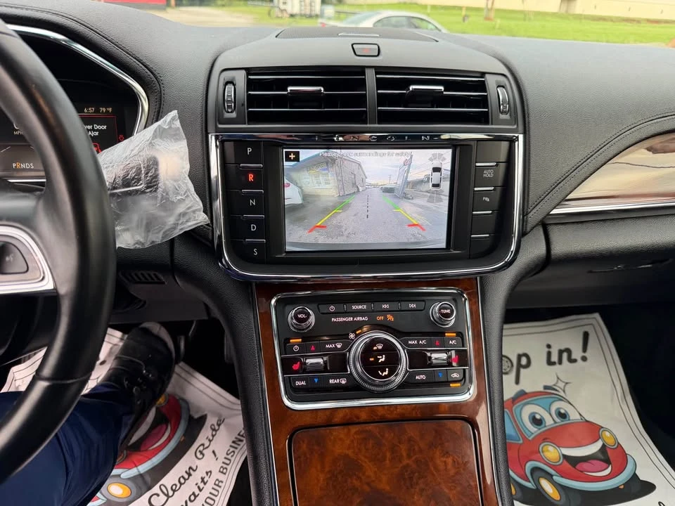 2019 Lincoln Continental 10th Gen - Image 11 of 14