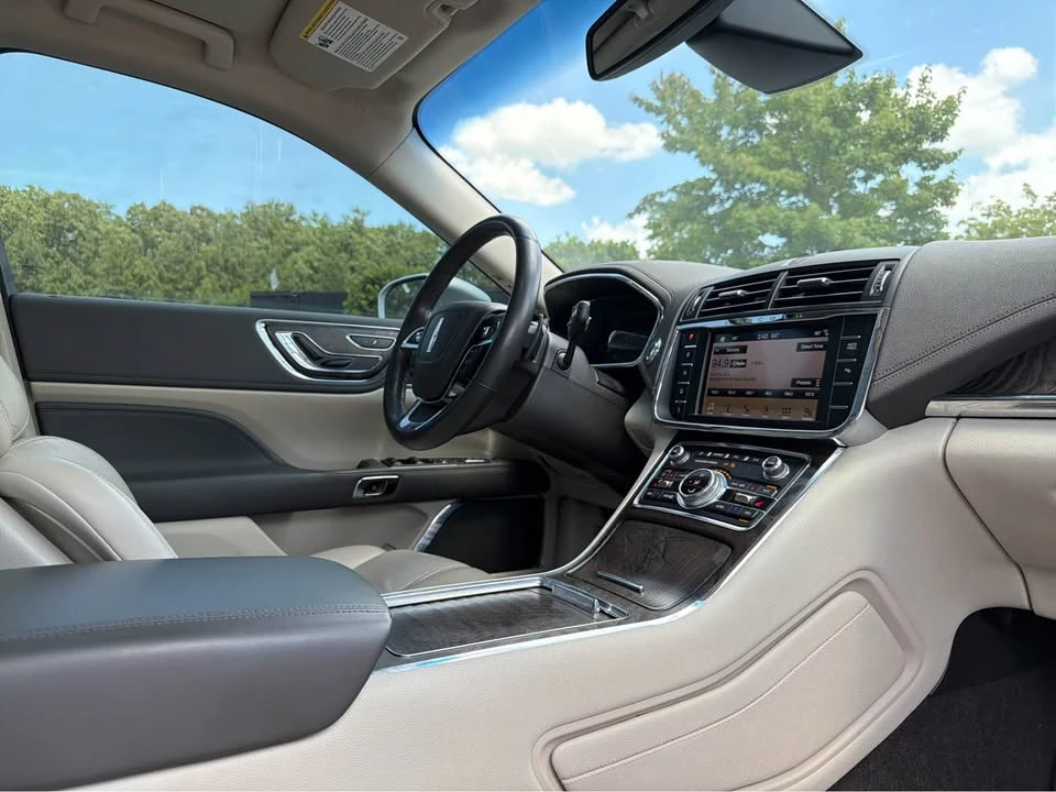 2019 Lincoln Continental 10th Gen - Image 6 of 9