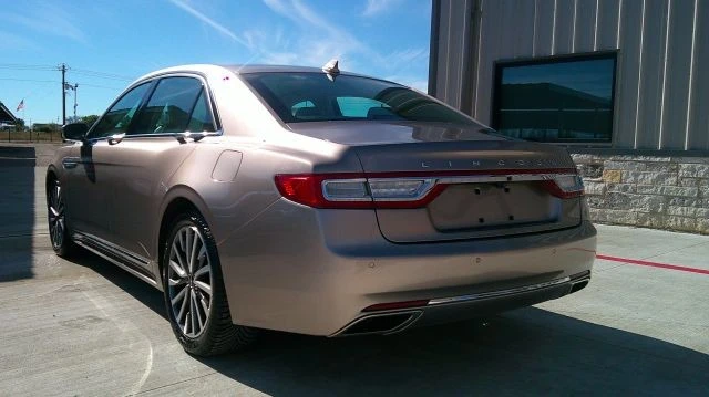 2019 Lincoln Continental 10th Gen - Image 9 of 21