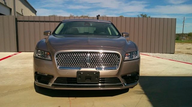 2019 Lincoln Continental 10th Gen - Image 2 of 21