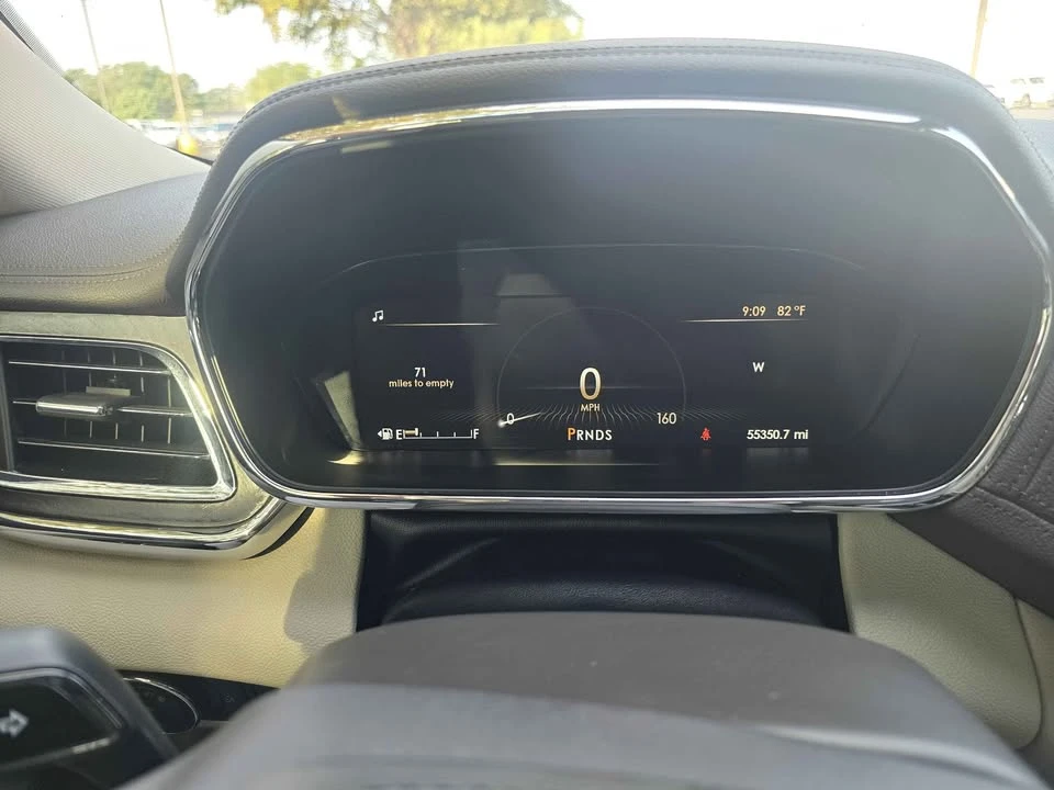 2019 Lincoln Continental 10th Gen - Image 8 of 10