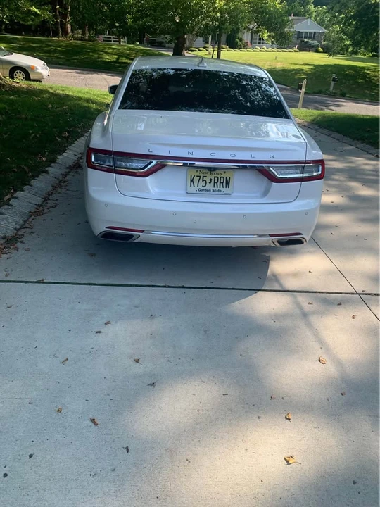 2019 Lincoln Continental 10th Gen - Image 5 of 10