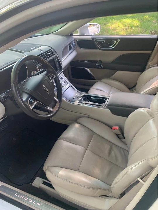 2019 Lincoln Continental 10th Gen - Image 8 of 10