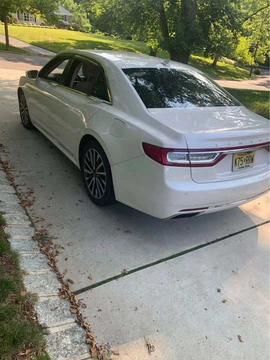 2019 Lincoln Continental 10th Gen - Image 4 of 10