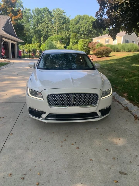 2019 Lincoln Continental 10th Gen - Image 3 of 10