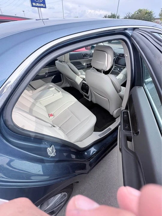 2019 Lincoln Continental 10th Gen - Image 5 of 11