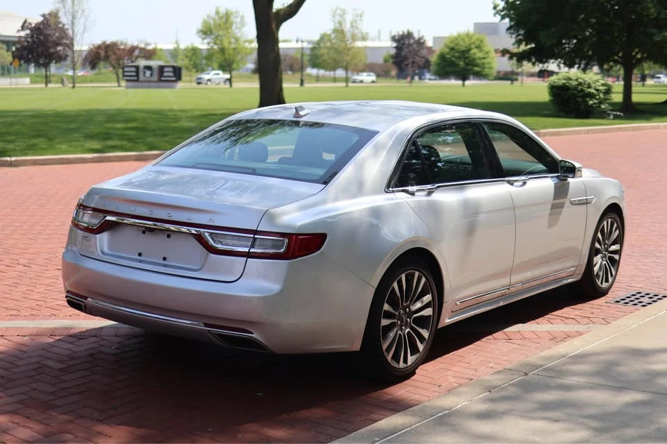2019 Lincoln Continental 10th Gen - Image 4 of 13