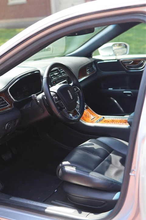 2019 Lincoln Continental 10th Gen - Image 8 of 13