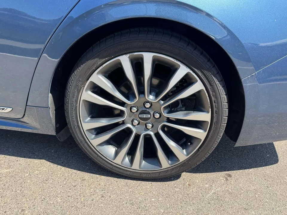 2019 Lincoln Continental 10th Gen - Image 16 of 19