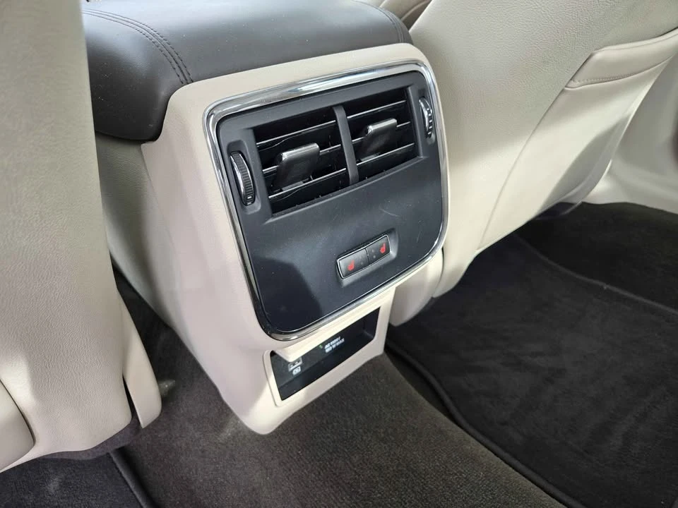2019 Lincoln Continental 10th Gen - Image 12 of 14