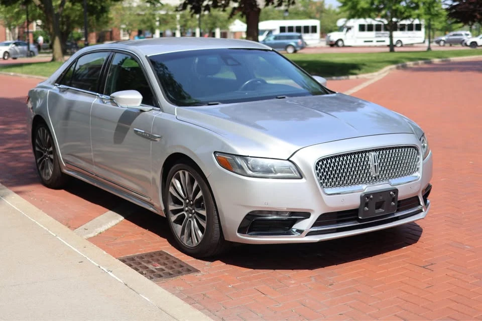 2019 Lincoln Continental 10th Gen - Image 3 of 13