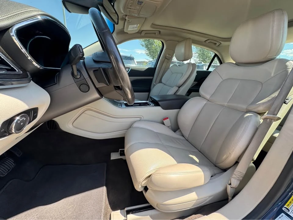 2019 Lincoln Continental 10th Gen - Image 8 of 19