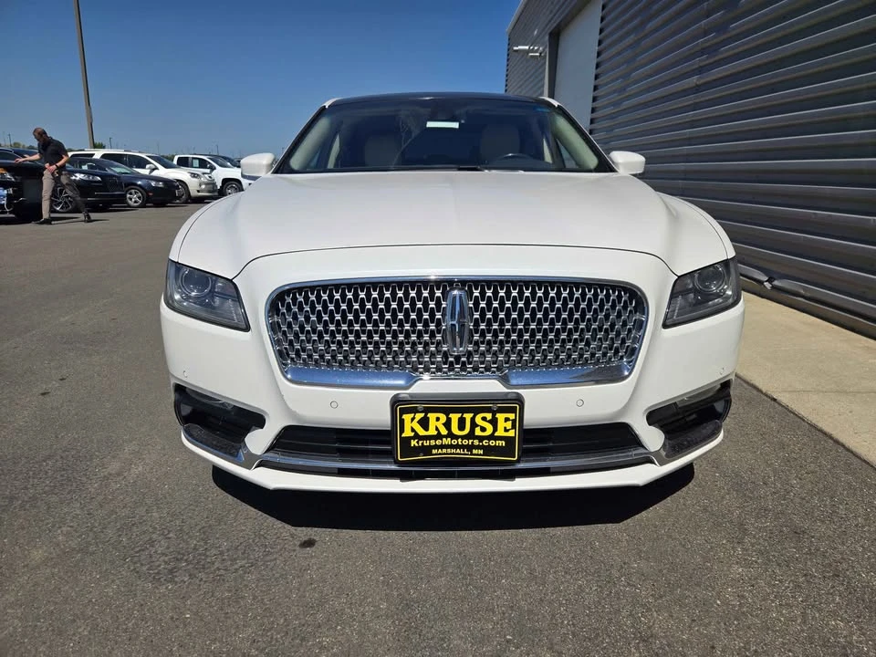 2019 Lincoln Continental 10th Gen - Image 3 of 12