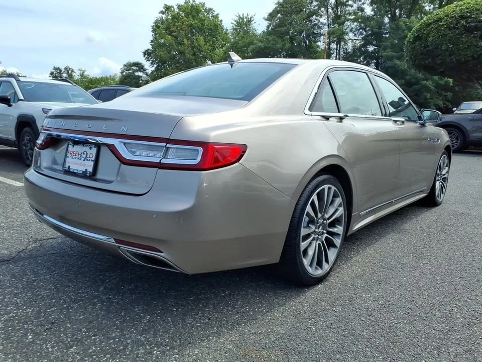 2019 Lincoln Continental 10th Gen - Image 18 of 20