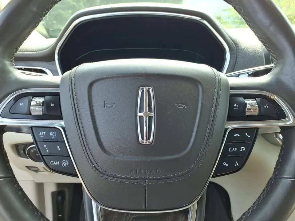 2019 Lincoln Continental 10th Gen - Image 4 of 20