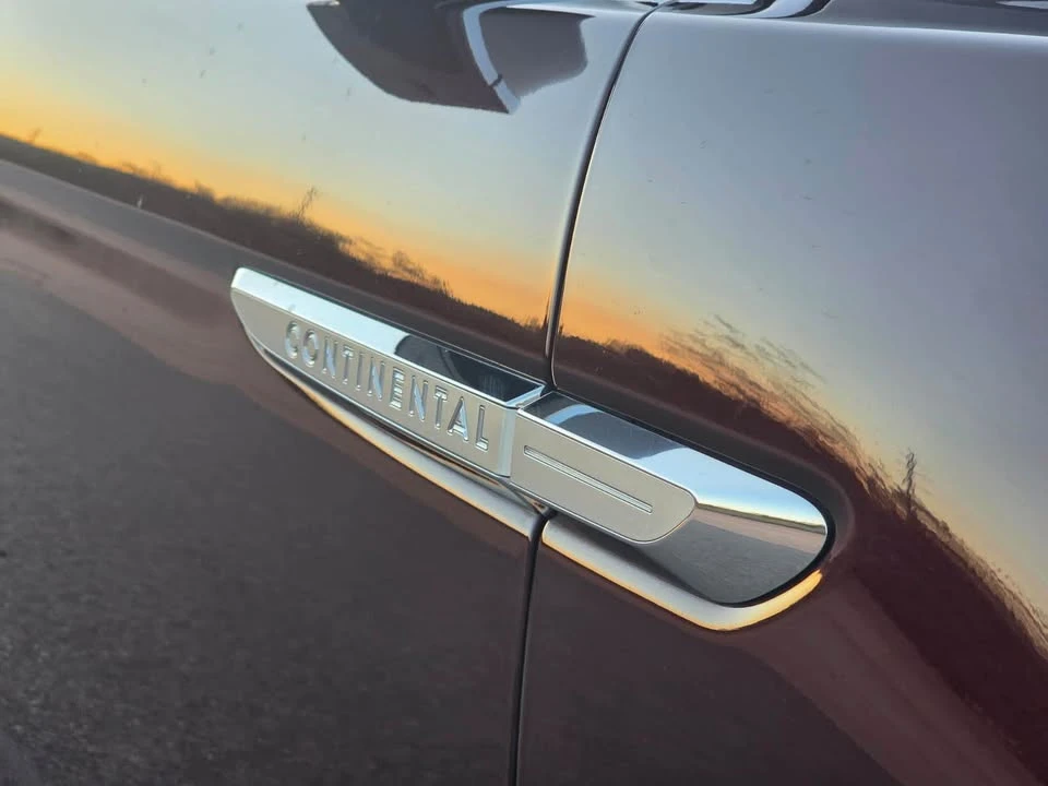 2019 Lincoln Continental 10th Gen - Image 14 of 18