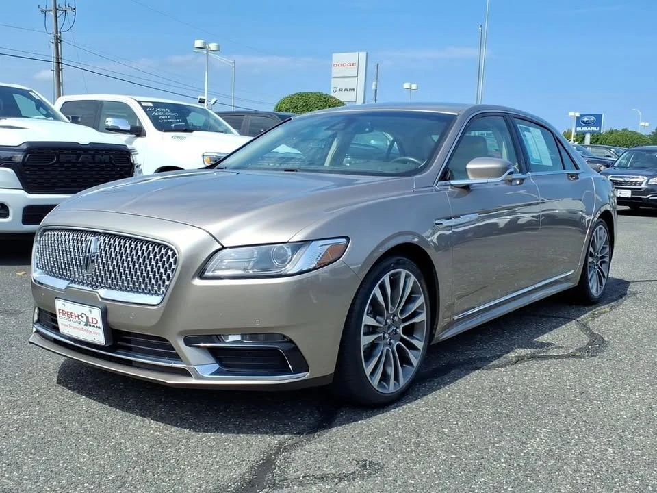 2019 Lincoln Continental 10th Gen - Image 2 of 20