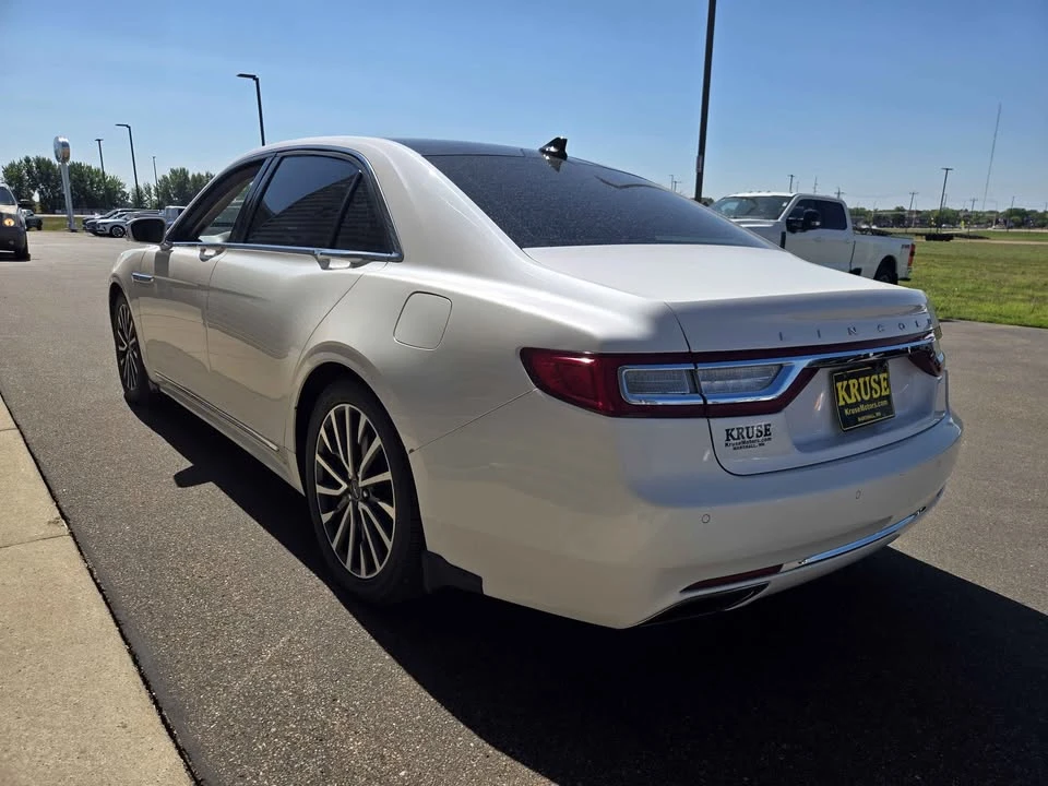 2019 Lincoln Continental 10th Gen - Image 7 of 12
