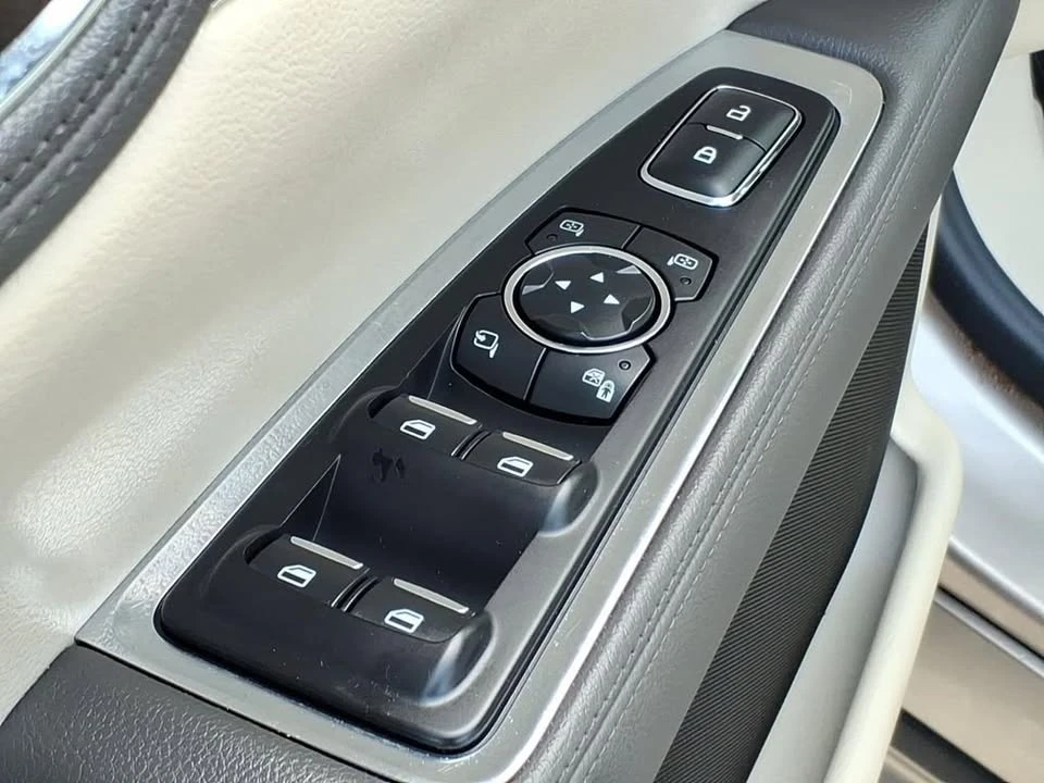 2019 Lincoln Continental 10th Gen - Image 12 of 20