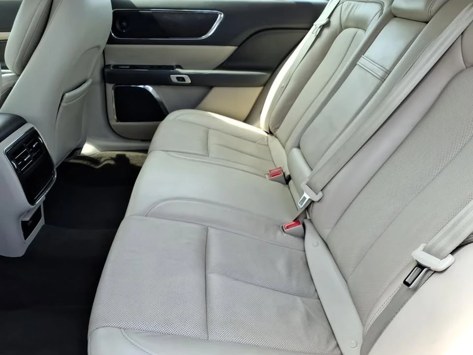 2019 Lincoln Continental 10th Gen - Image 15 of 20