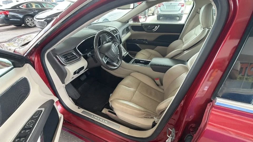 2019 Lincoln Continental 10th Gen - Image 11 of 18