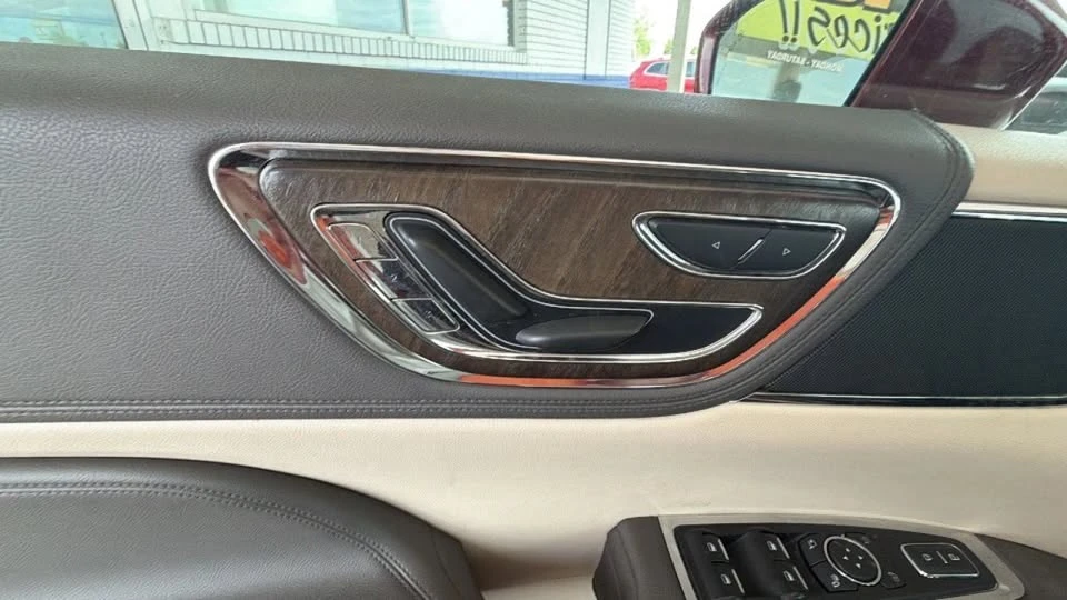 2019 Lincoln Continental 10th Gen - Image 13 of 18