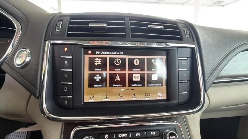 2019 Lincoln Continental 10th Gen - Image 14 of 18
