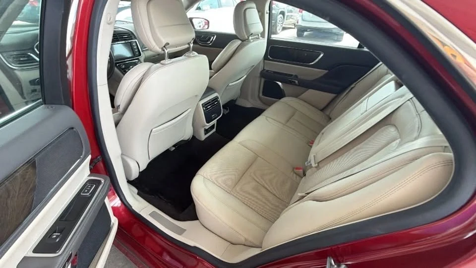 2019 Lincoln Continental 10th Gen - Image 12 of 18