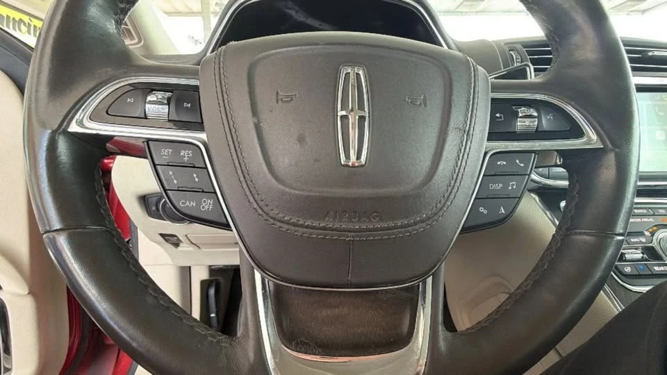 2019 Lincoln Continental 10th Gen - Image 17 of 18