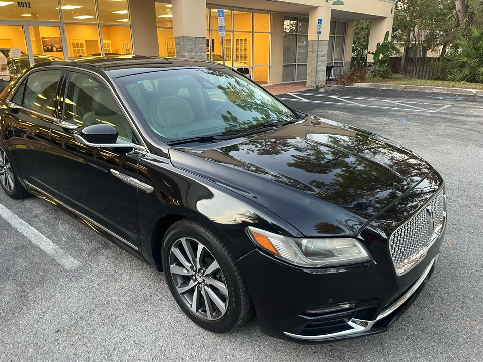 2019 Lincoln Continental 10th Gen - Image 2 of 12