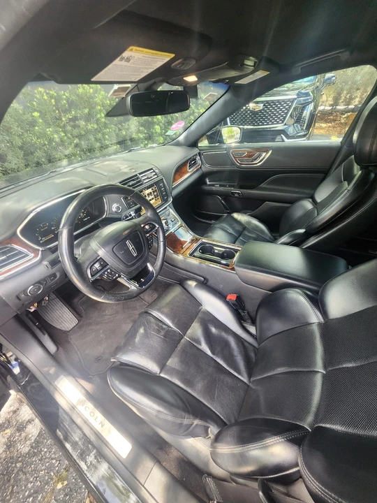 2019 Lincoln Continental 10th Gen - Image 12 of 13