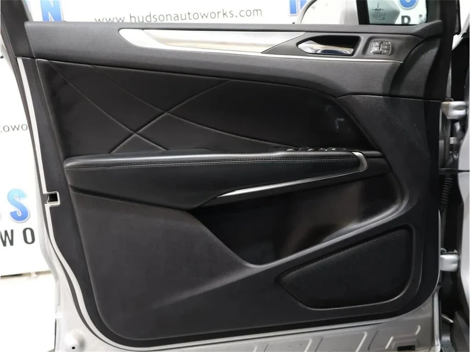 2019 Lincoln MKC - Image 10 of 31