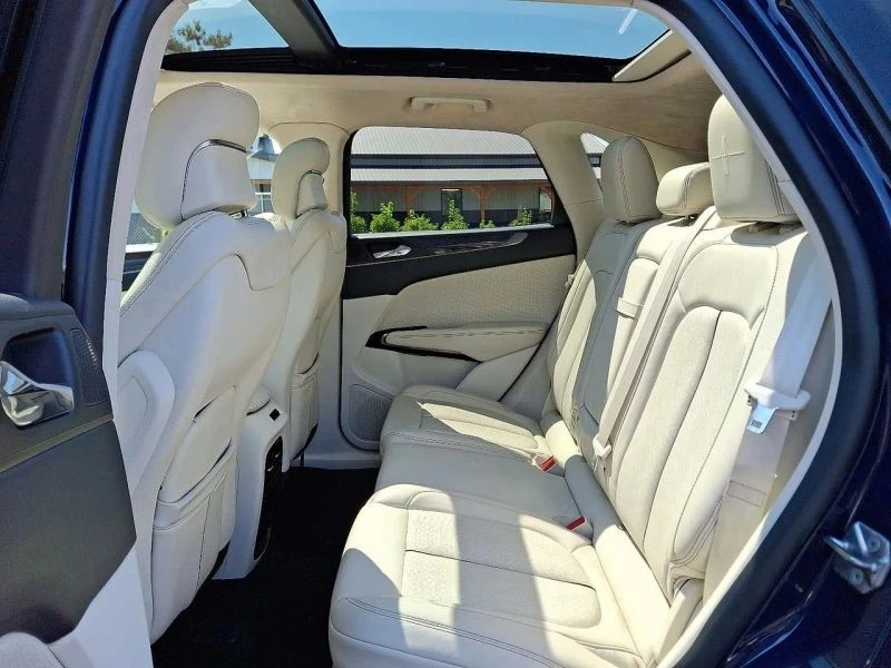 2019 Lincoln MKC - Image 10 of 12