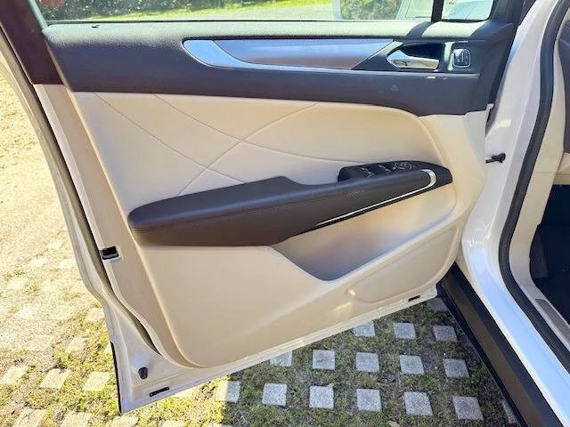2019 Lincoln MKC - Image 10 of 21