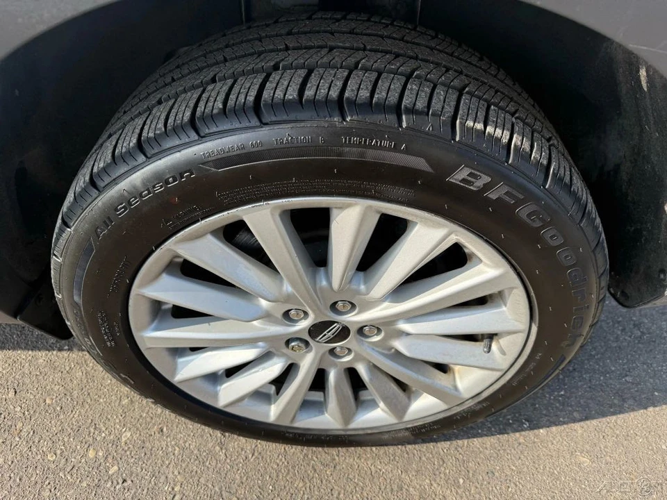 2019 Lincoln MKC - Image 10 of 12