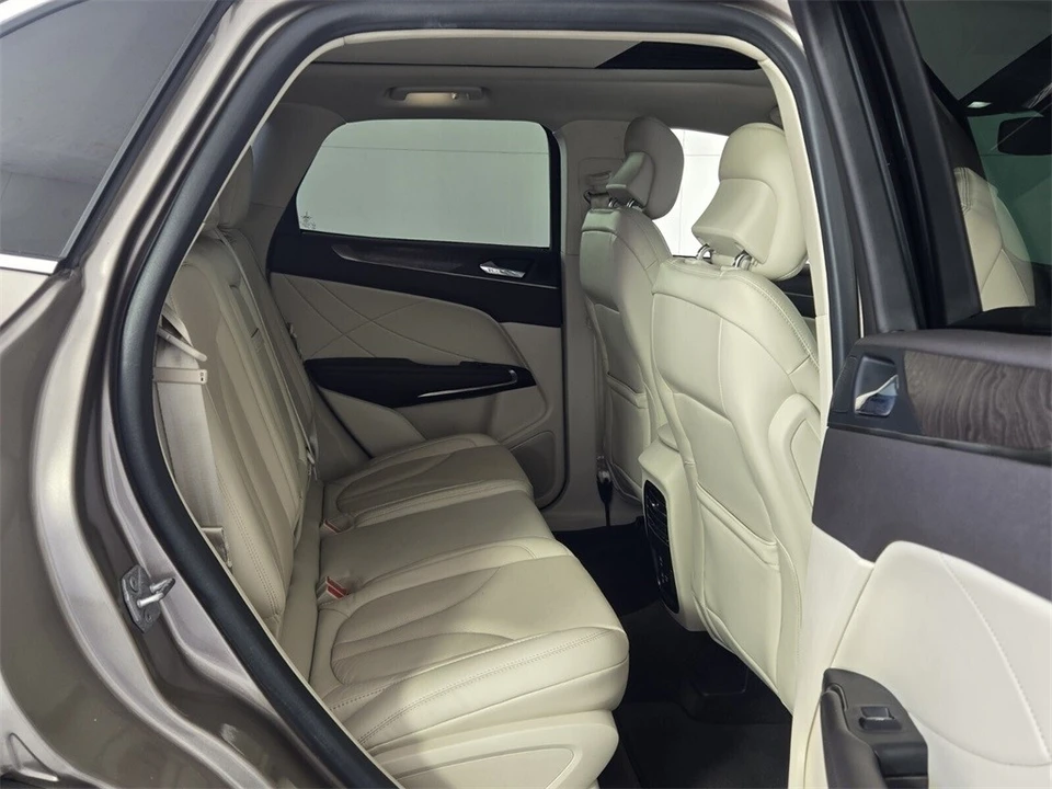 2019 Lincoln MKC - Image 16 of 21