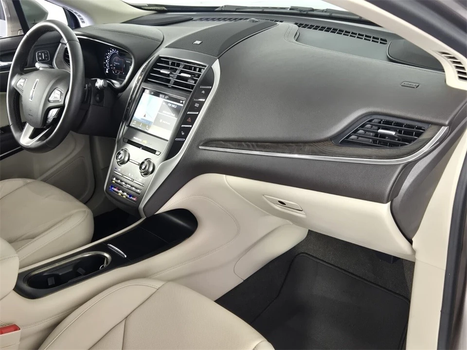 2019 Lincoln MKC - Image 17 of 21