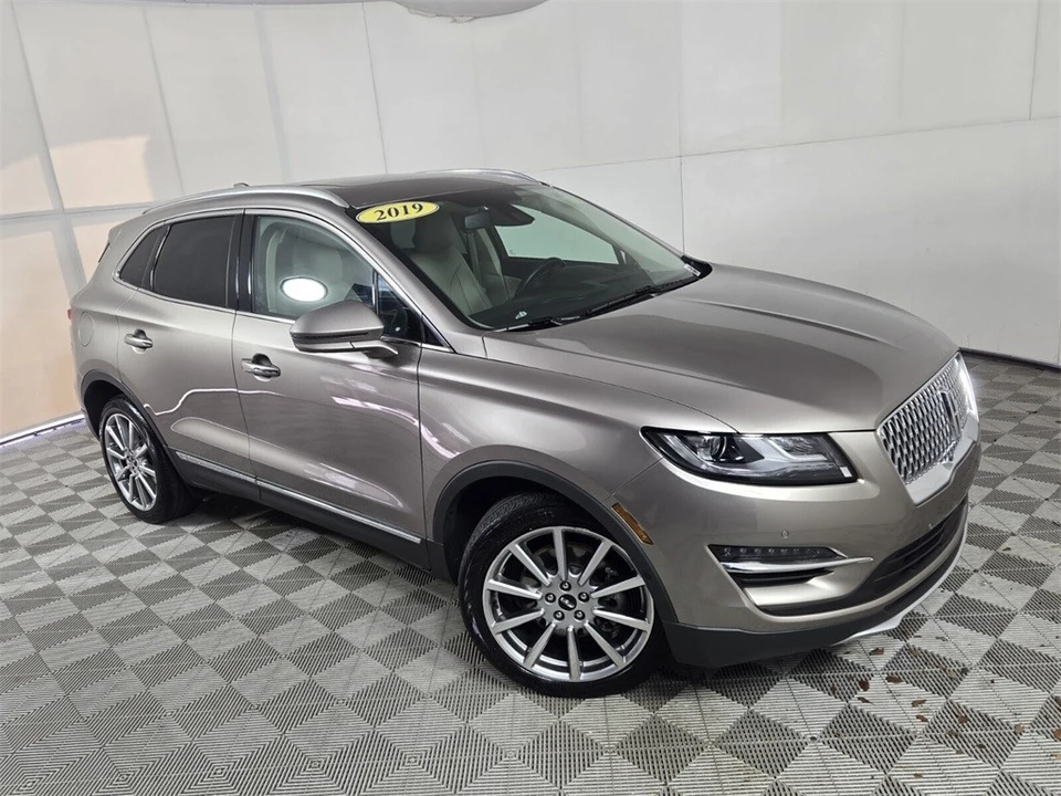 2019 Lincoln MKC - Image 2 of 21